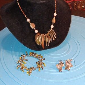 Seashell necklace set